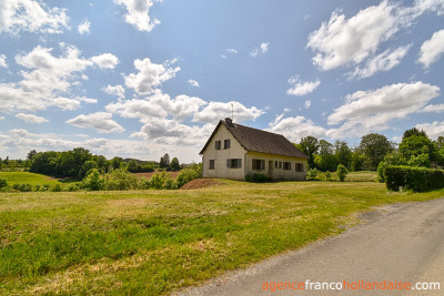 Gelijkvloers huis met 1,5 hectare