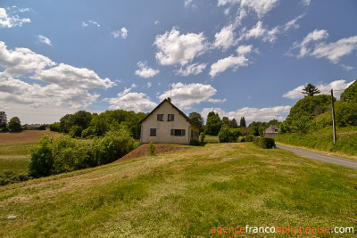 Gelijkvloers huis met 1,5 hectare