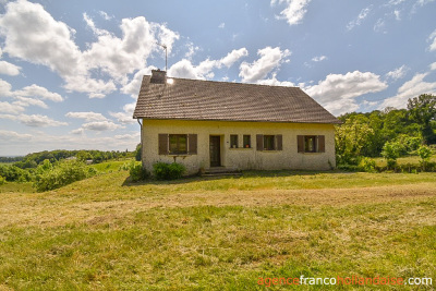 Gelijkvloers huis met 1,5 hectare