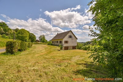 Gelijkvloers huis met 1,5 hectare