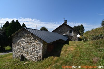 Boerderij met bijgebouwen en 4 hectare