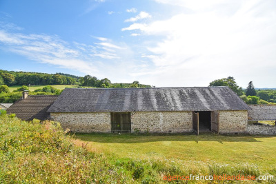 Boerderij, schuren, ruine/gîte en 4,3 hectare