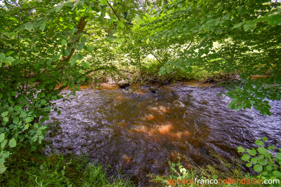 Idyllisch juweeltje aan een beek 