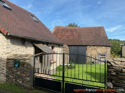 Eigen bos, knus huisje en schuur