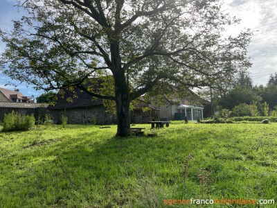 Eigen bos, knus huisje en schuur